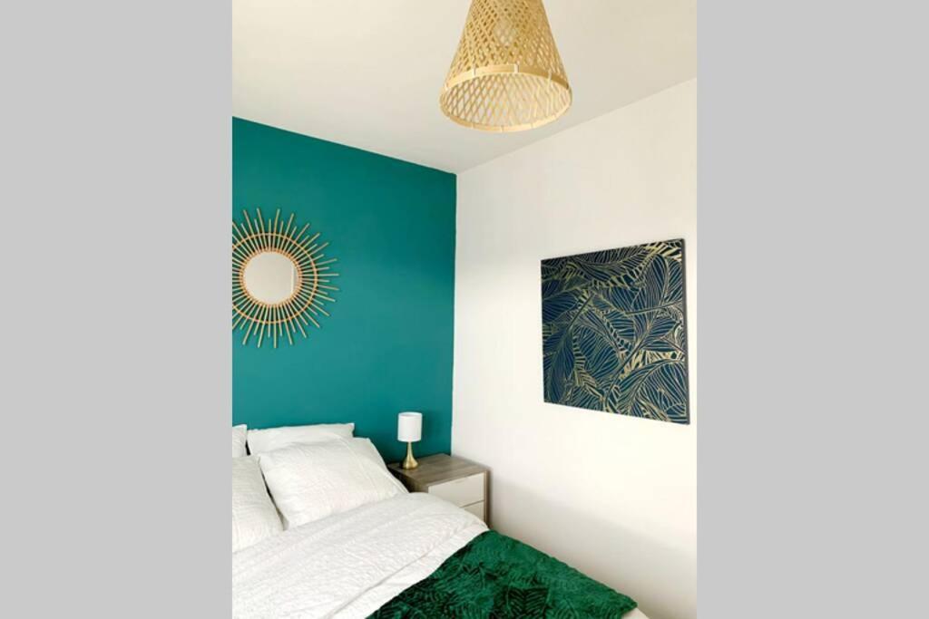 Le Phare De La Croix Pleine Vue Mer Centre Ville กงการ์โน ภายนอก รูปภาพ